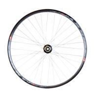 ROUE VTT 27.5+" AR K7 JANTE NOIR MACH1 TRUCKY30. DISQUE 6T 9/10/11V AXE TRAVERSANT 12X142