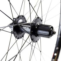 Roue Arrière VTT Velox 27.5" Mach1 Maxx Noir Shimano M475 Disque 6T. 9/10/11V