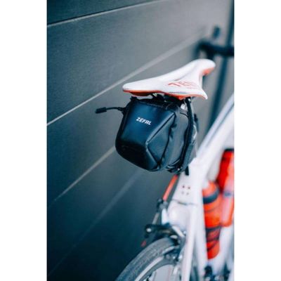 Sacoche de Selle Zéfal Iron Pack 2 M-DS Noir 0.9L Fixation Velcro sur Rail/Tige de Selle